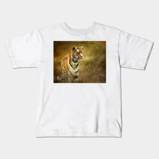 Tiger in the grass Kids T-Shirt